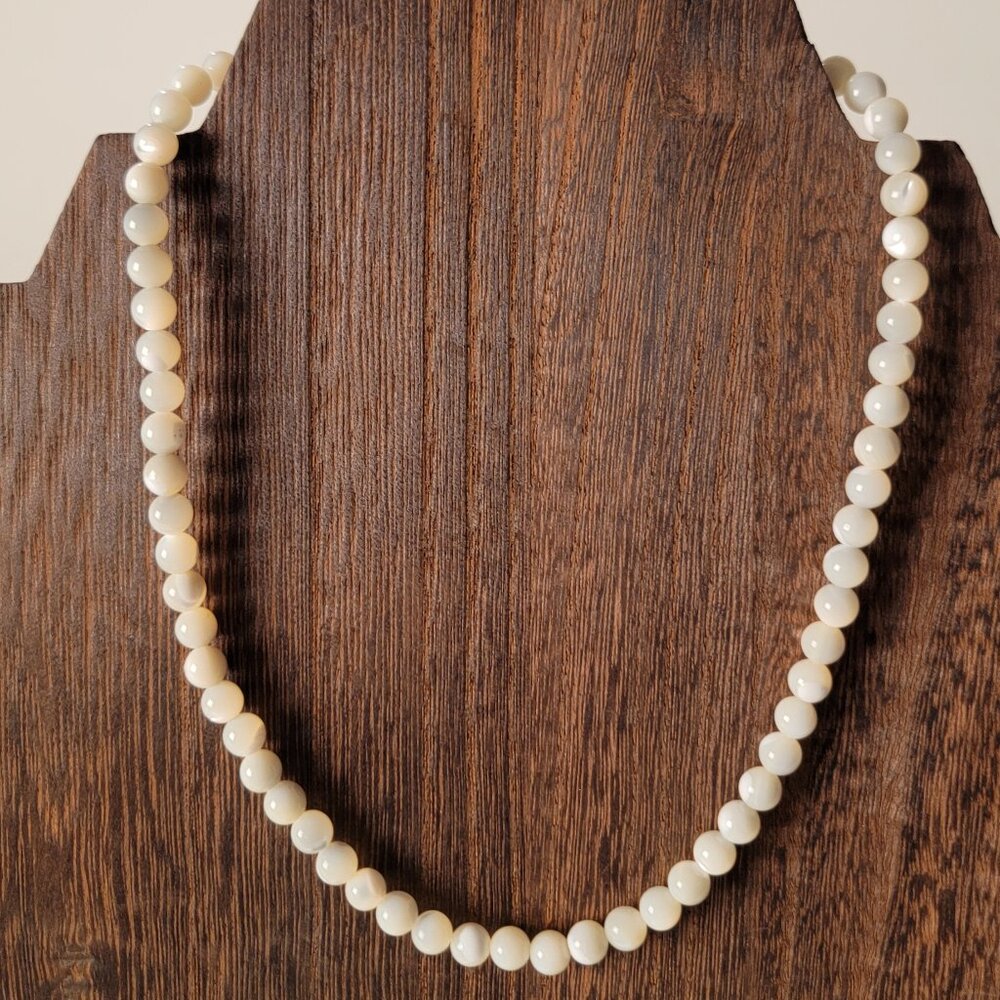 Iridescent White Mother of Pearl Shell Beaded Necklace 16 Inch Choker